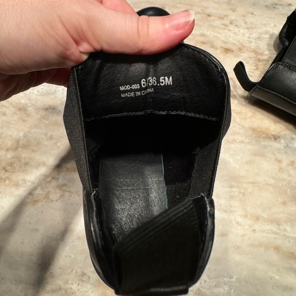 Dirty Laundry Margo Ankle Boots (6) - Picture 5 of 9